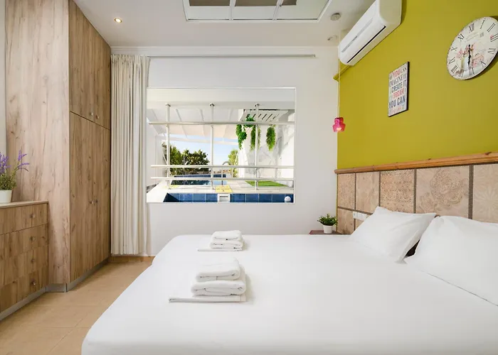 Crete In Koutouloufari - 6 Guests - Pool Feriehus *